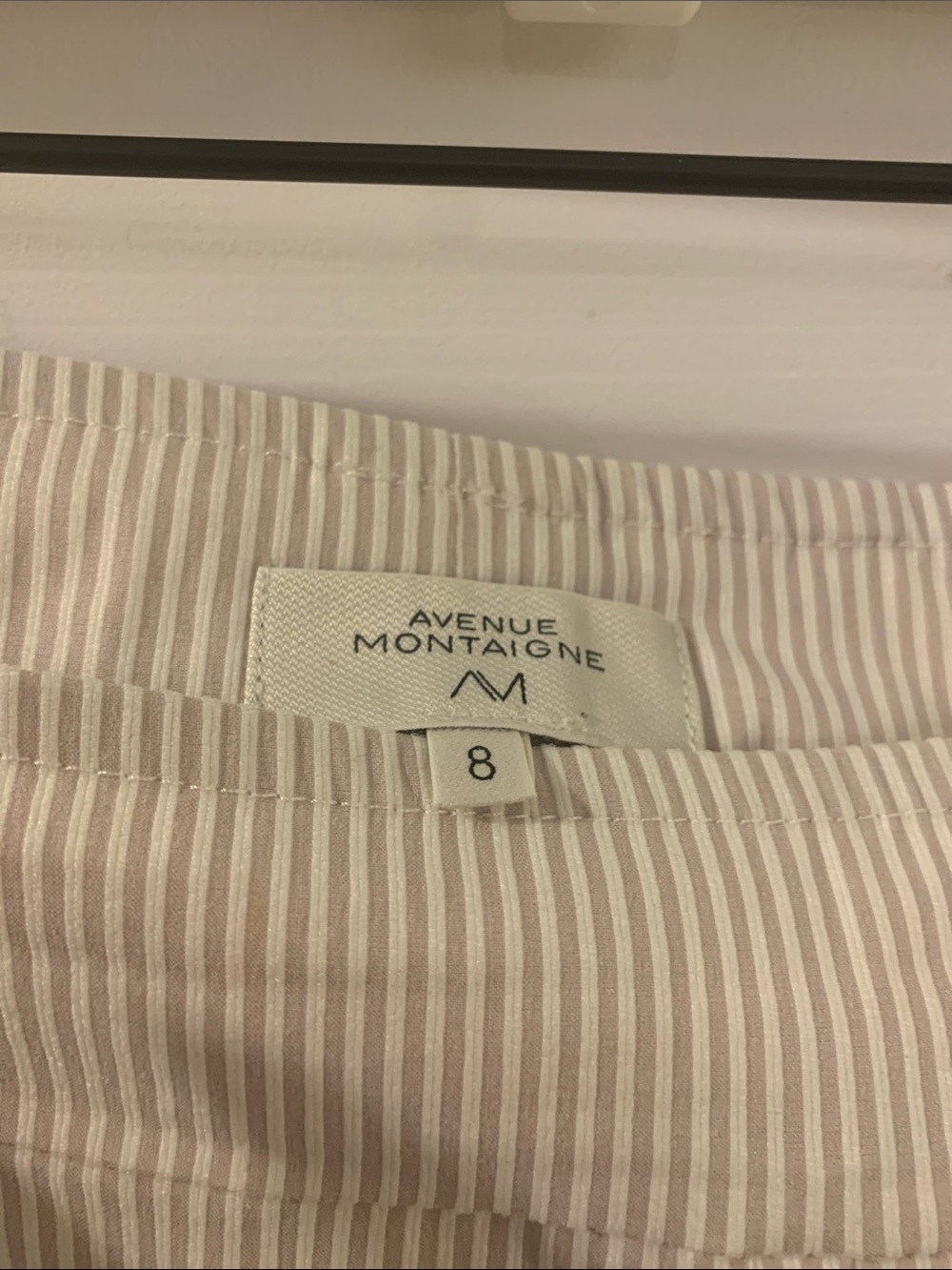 Avenue Montaigne tan/white size 8 women’s pants. Stretch waist. 24” inseam. - Picture 2 of 5